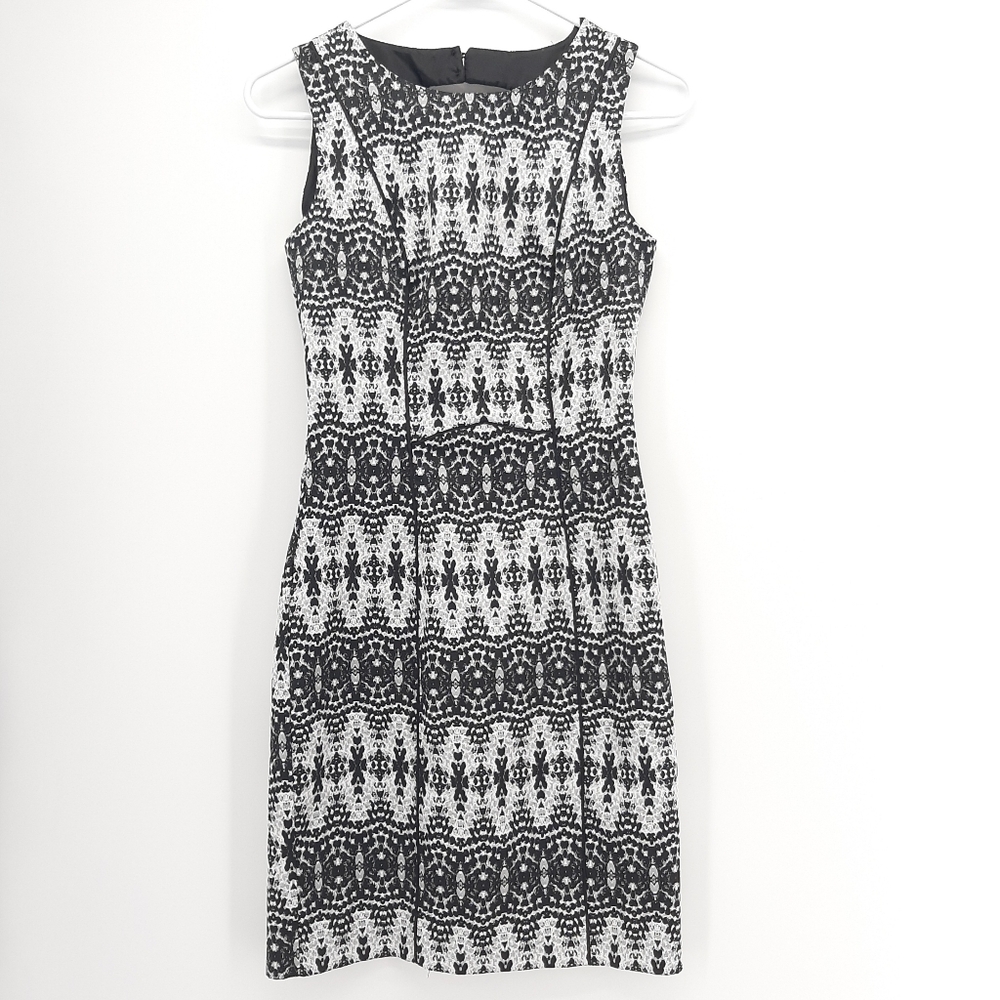 Women's Sleeveless Dress Black White Size 4
